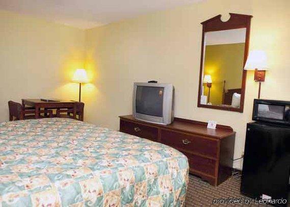 Red Roof Inn Spartanburg - I-26 Номер фото