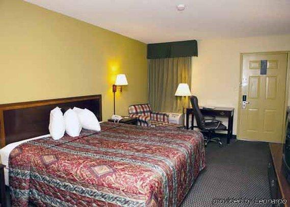 Red Roof Inn Spartanburg - I-26 Номер фото